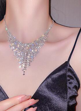 型闪钻项链耳钉套装礼服配饰高级感气质锁骨链轻奢小众新娘颈链