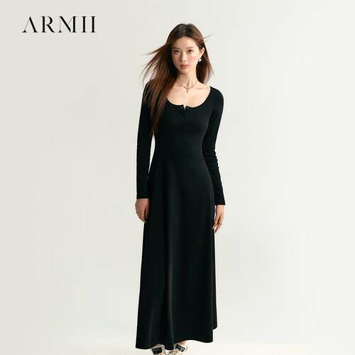 ARMIIGVKL气质弹力针织连衣裙
