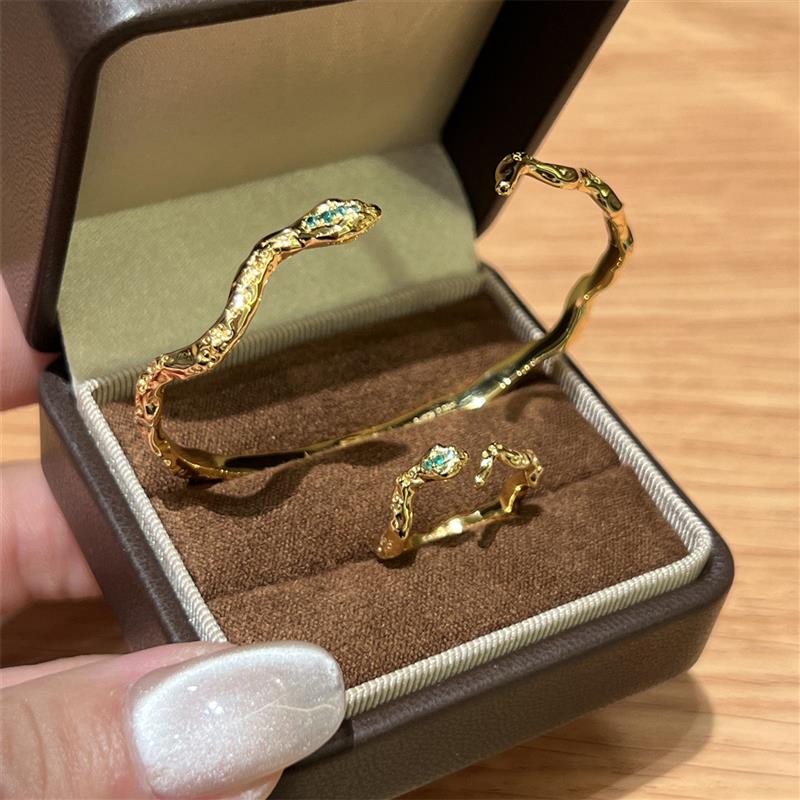 日本MUMIins风轻奢冷淡风18k金色缠绕小灵蛇手镯戒指女高贵国潮手