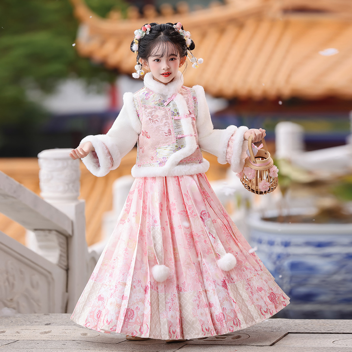 汉服冬装女童冬季儿童拜年服2027新款唐装女孩新中式过年服古装女