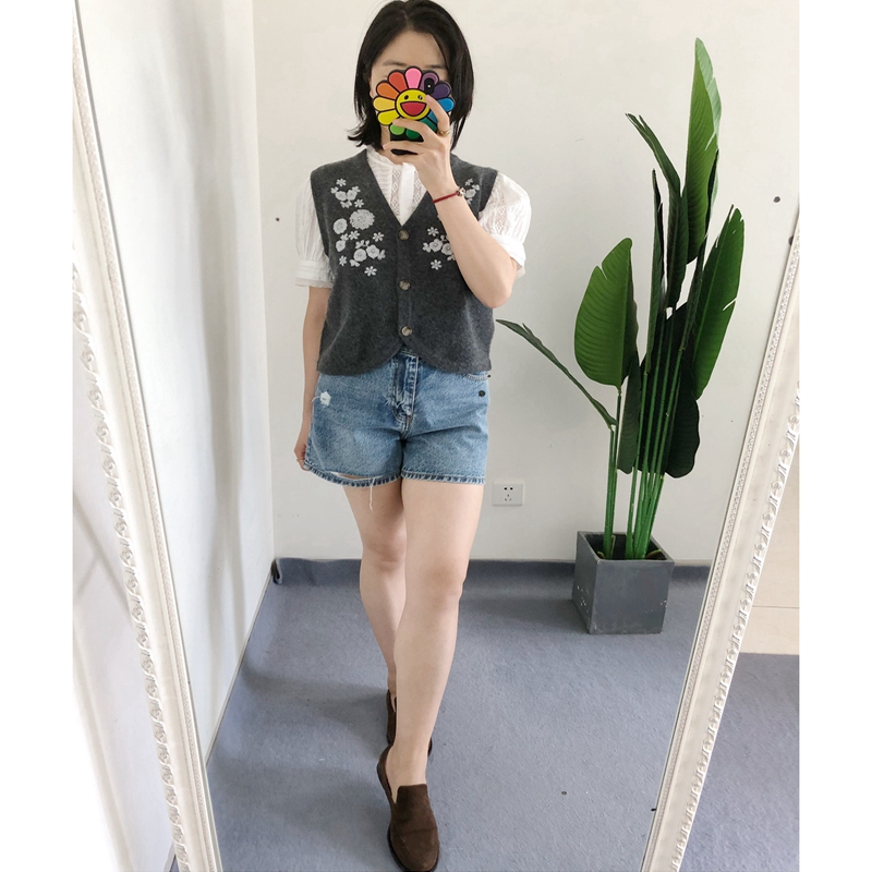 买手店louise misha 深灰色V领纽扣花朵嵌花刺绣马甲无袖开衫上衣