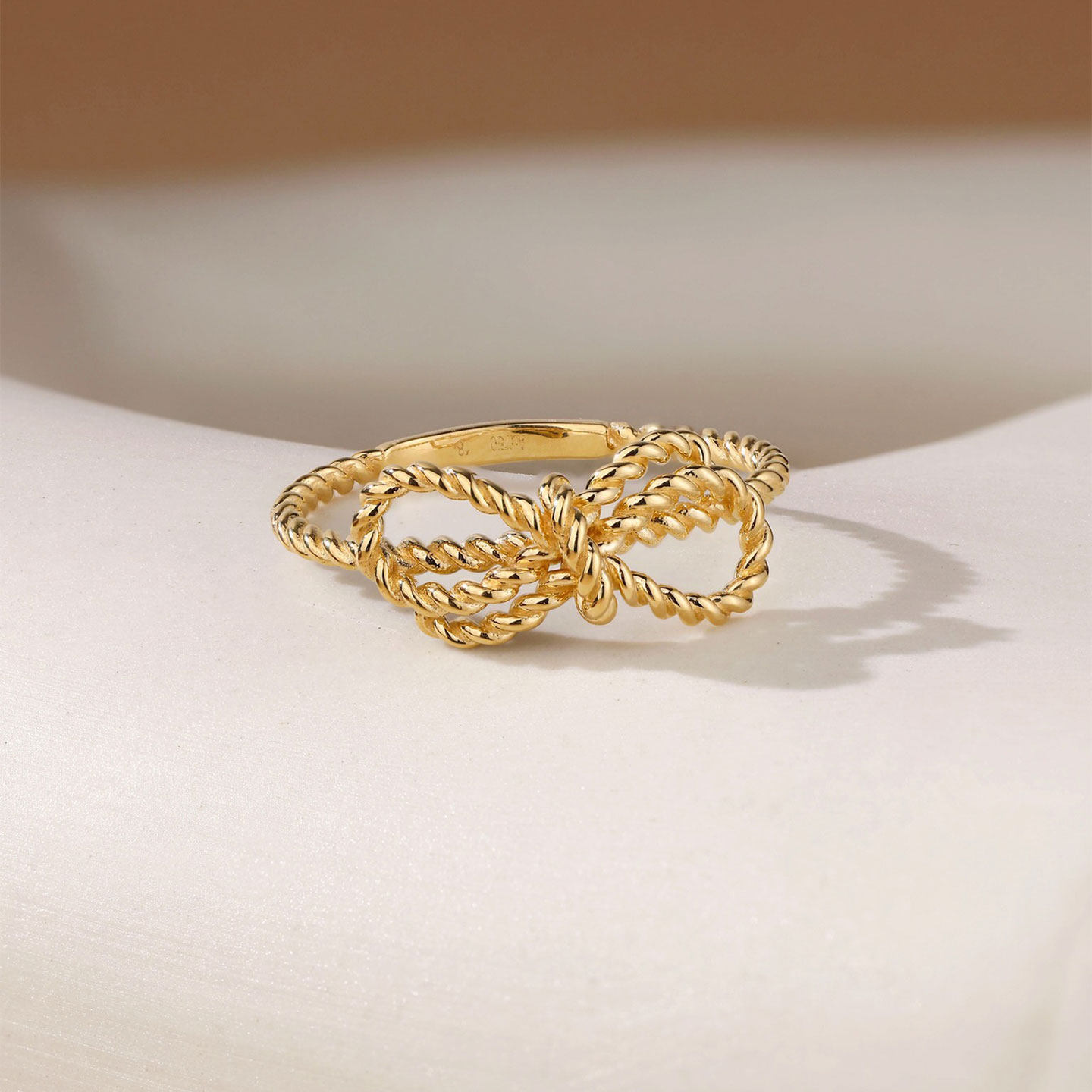 美梓18K金麻花编织蝴蝶结戒指 小众精简约致百搭素金素圈经典女戒