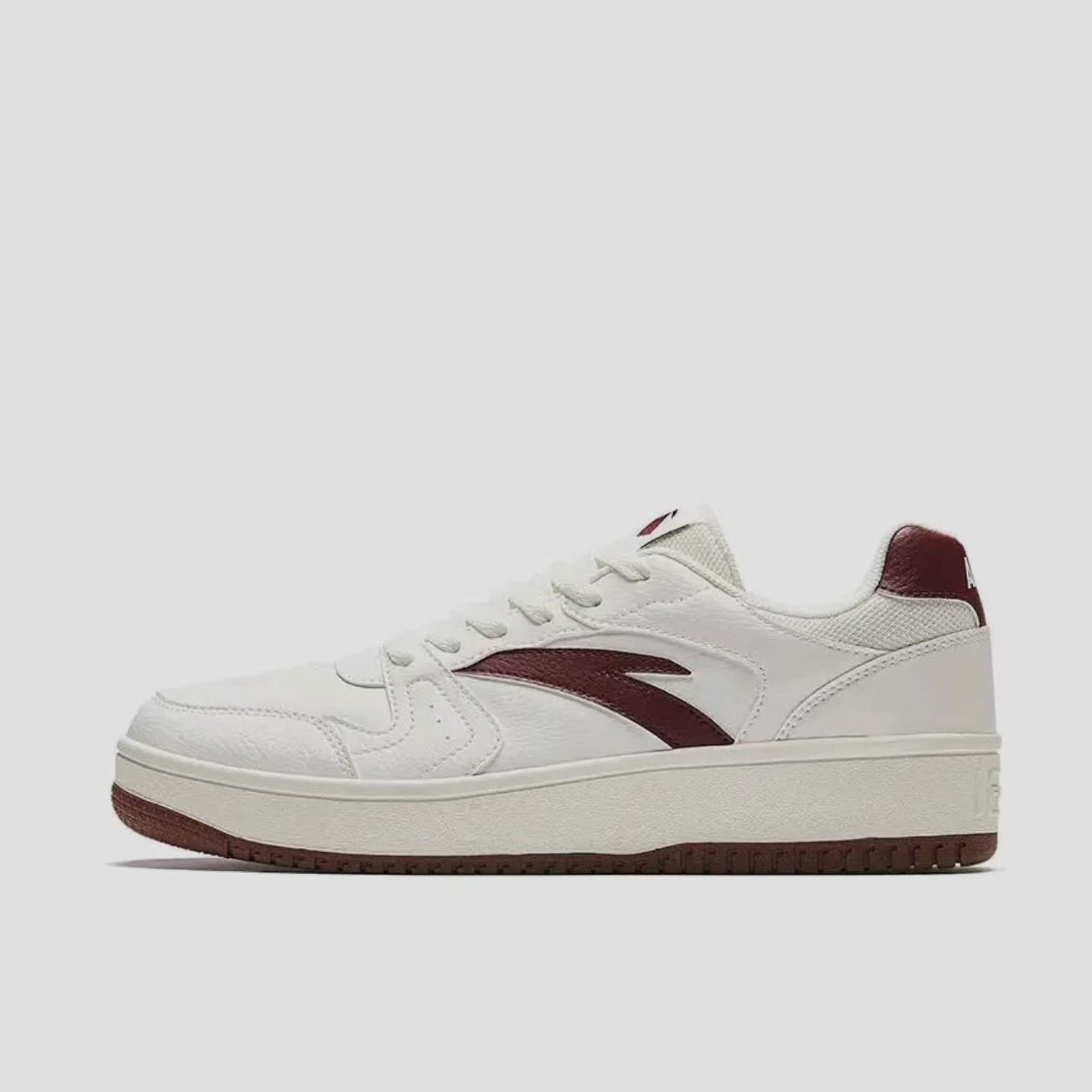 安踏 运动系列 轻便轻质 网面透气 缓震软底 回弹 复古 慢跑 跑鞋