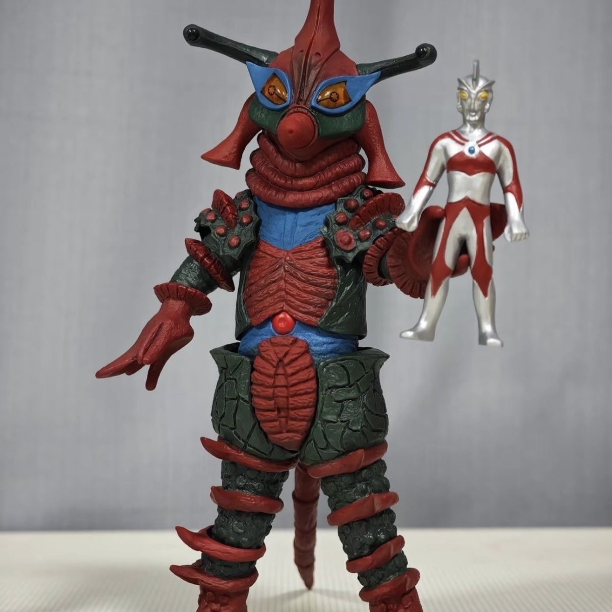 ko版希波利特星人shf 艾斯奥特曼 长鼻关节可动模型送人礼物收藏