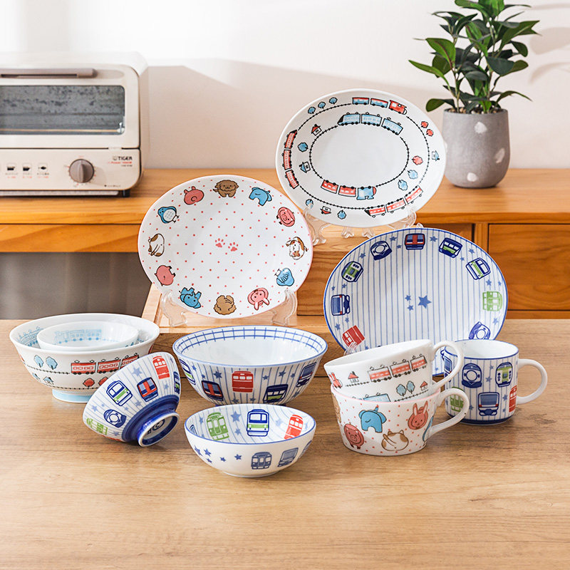 光峰日本进口儿童餐具套装 恐龙火车头小汽车可爱卡通陶瓷碗盘子