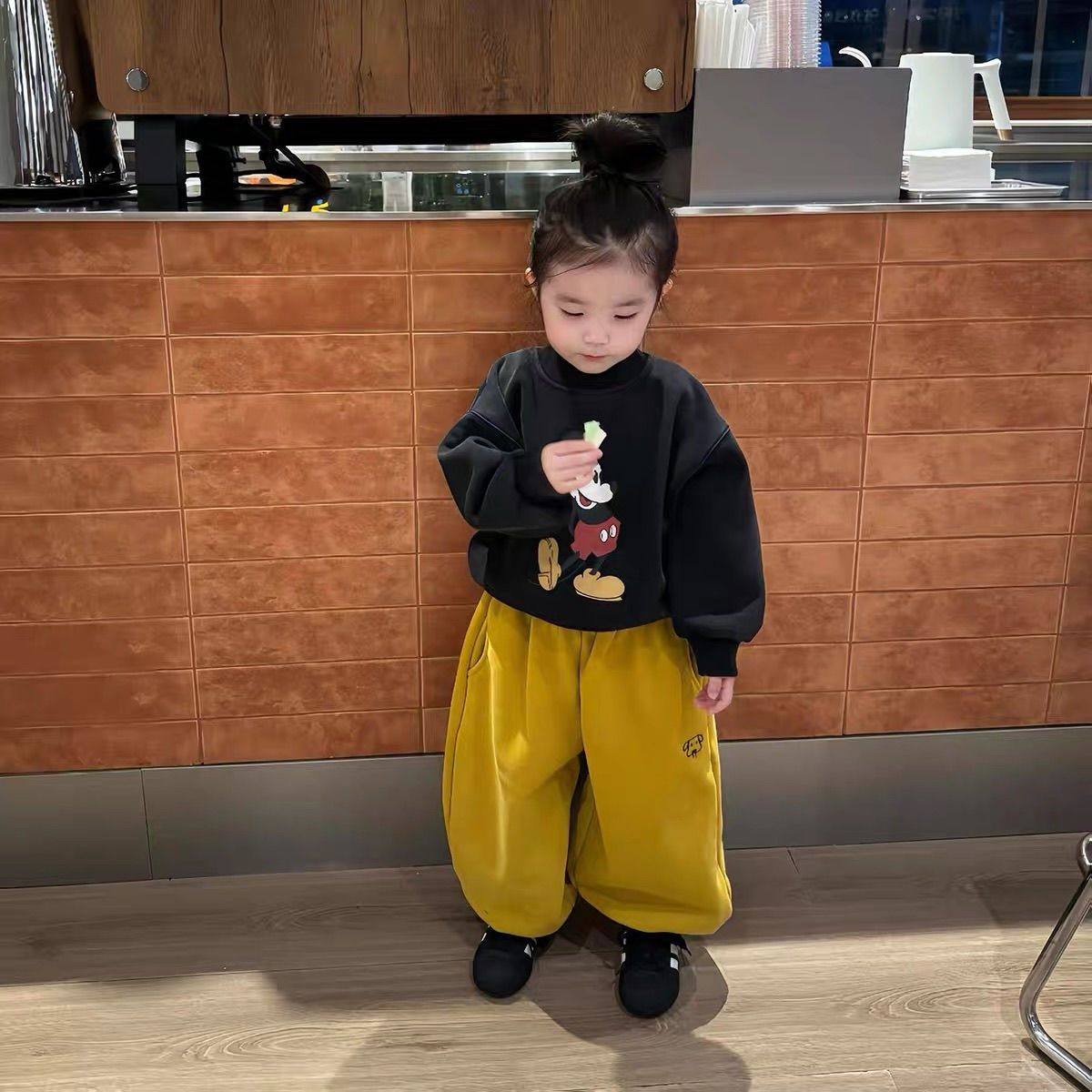 儿童加绒加厚套装秋冬季2025新款儿童米奇保暖卫衣休闲裤子两件套