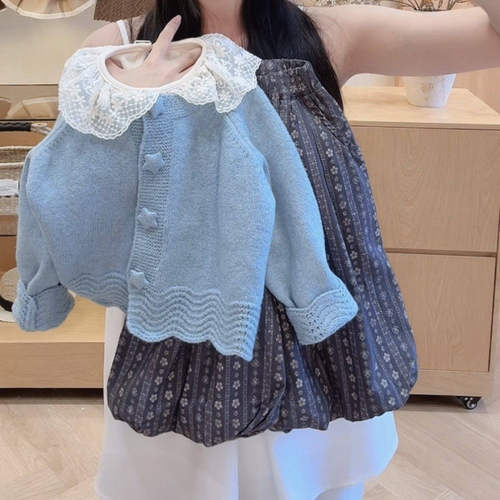 韩系女宝宝春秋季新款浅蓝针织开衫套装打底衫碎花灯笼裤三件套潮