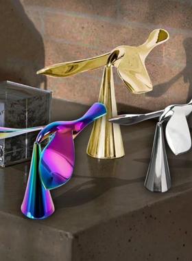 平衡鹰飞鸟开瓶器摆件重力鸟不倒翁家用客厅餐边柜桌面高级装饰品