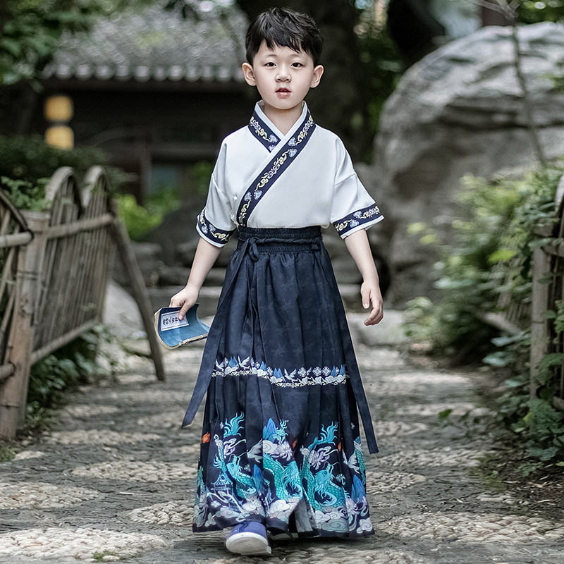 一键直降!爆款男童马面裙汉服