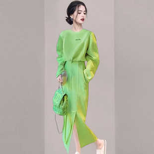 高级感网红炸街休闲运动套装 女秋洋气减龄小香风卫衣半身裙两件套