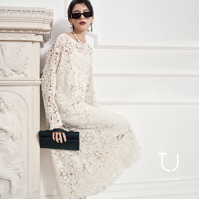 TU女装松弛感镂空勾花连衣裙