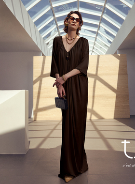 TU女装 浮褶云汐 松弛阔版连衣裙2026年春新款琥珀流光中长款裙子