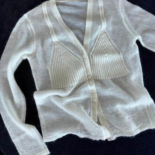 马海羊毛微透吊带宽松V领针织衫