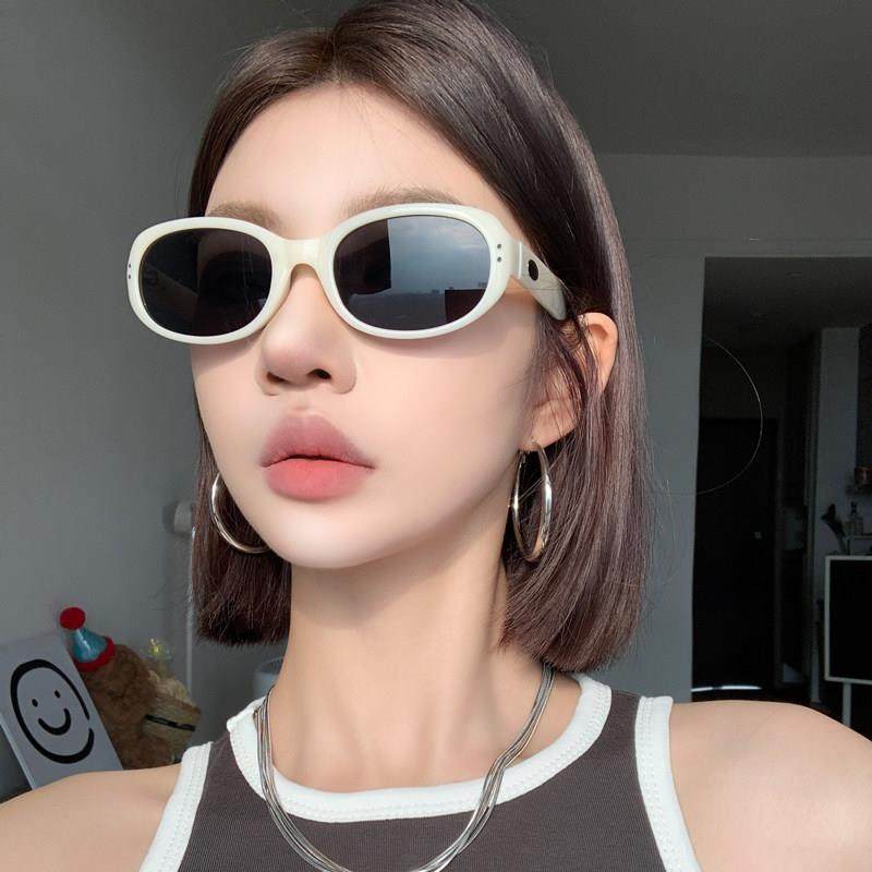 椭圆形2024新款白色太阳眼镜女欧美高级感抗UV太阳眼镜网红覆古眼