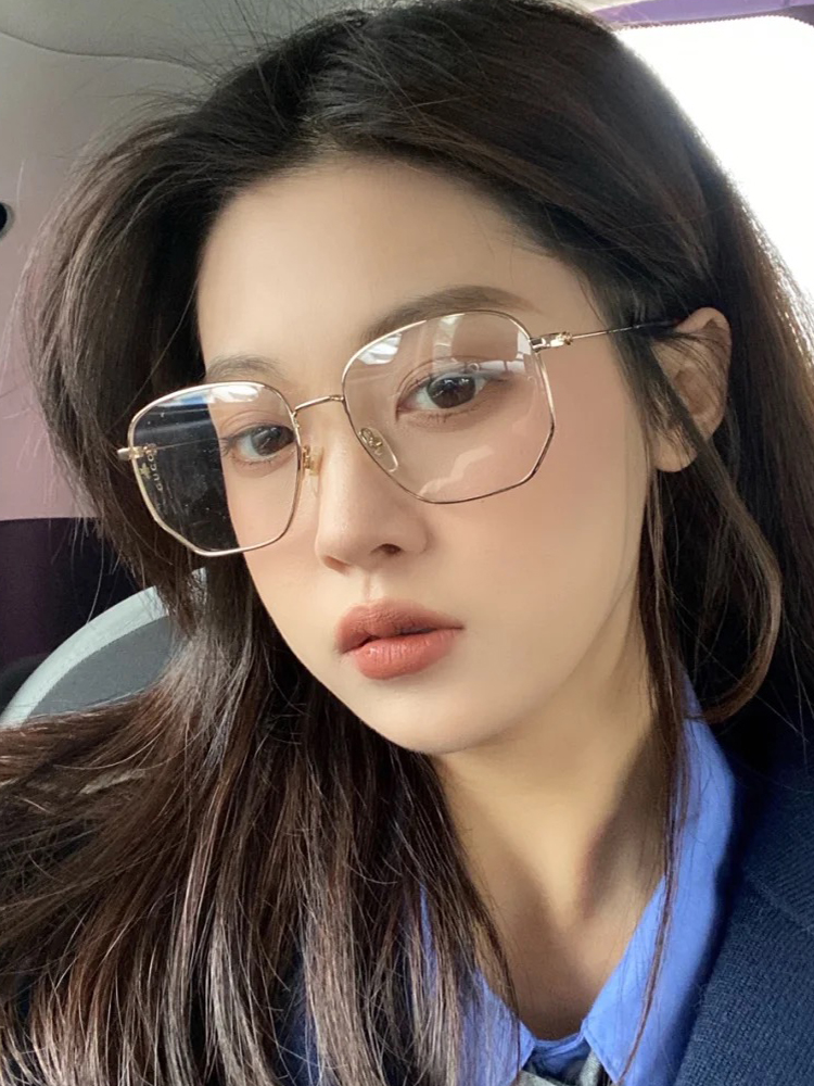 倪妮同款近视眼镜框架女韩系可配镜片大脸显瘦方形时尚平光护目睛