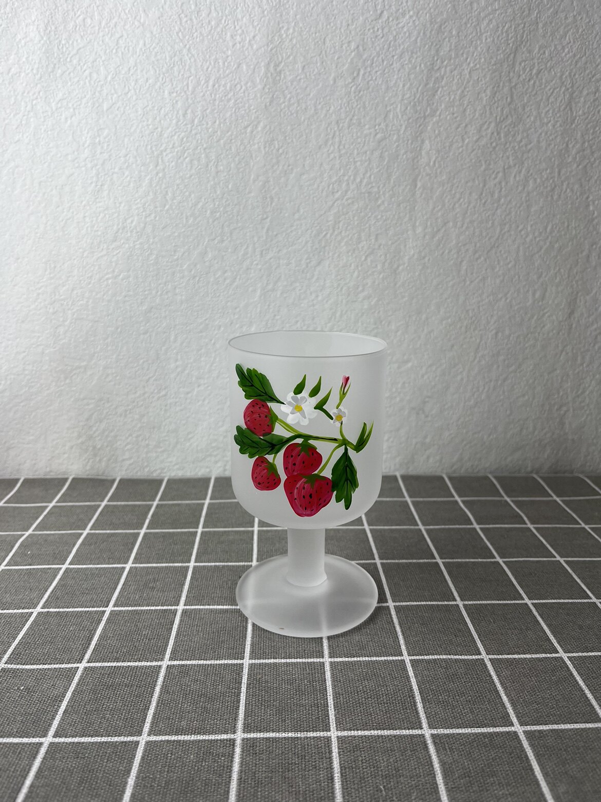 中古vintage手绘草莓磨砂高脚杯可爱草莓玻璃杯冷饮杯果汁杯
