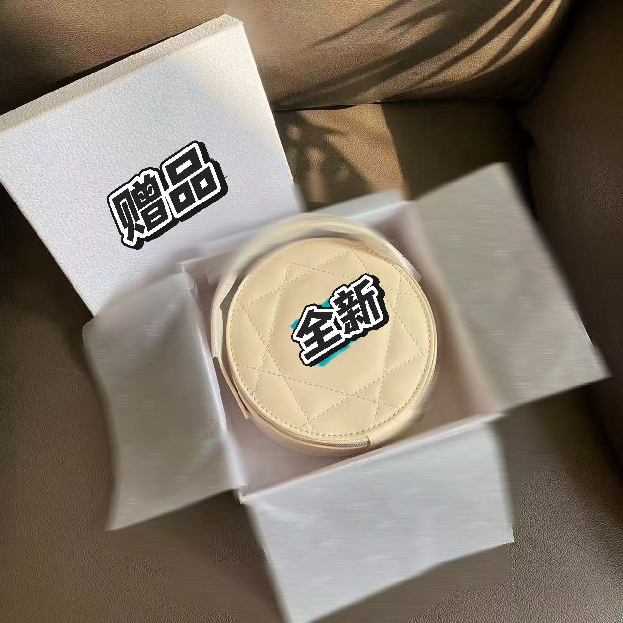 夏季新款少女圆饼形化妆包时尚小巧空间足积分礼潮带礼盒