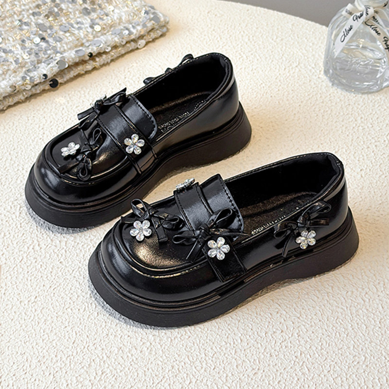 女童水钻皮鞋春秋季儿童轻便防滑软底乐福鞋花朵英伦风时尚豆豆鞋