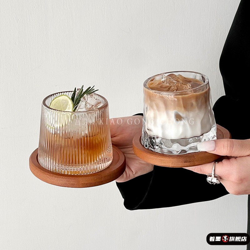 威士忌旋转酒杯创意带杯垫解压玻璃杯不倒翁