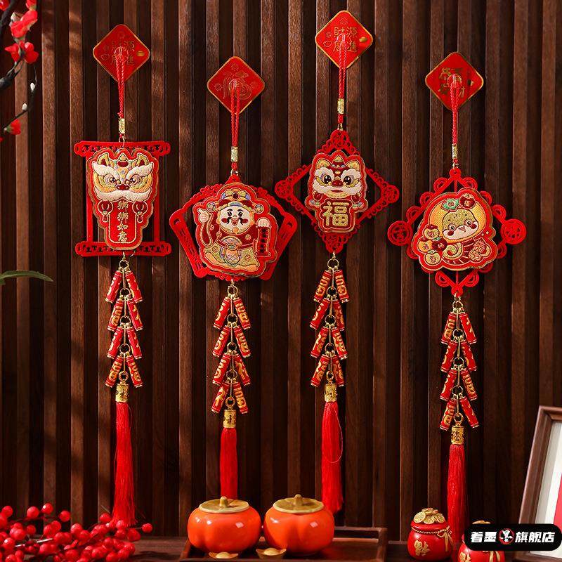 春节玄关仿真鞭炮挂件2026马年串客厅背景墙布置醒狮财神过年挂饰