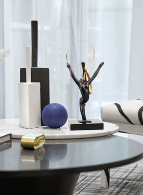 人物舞者样板房间酒柜软装饰品