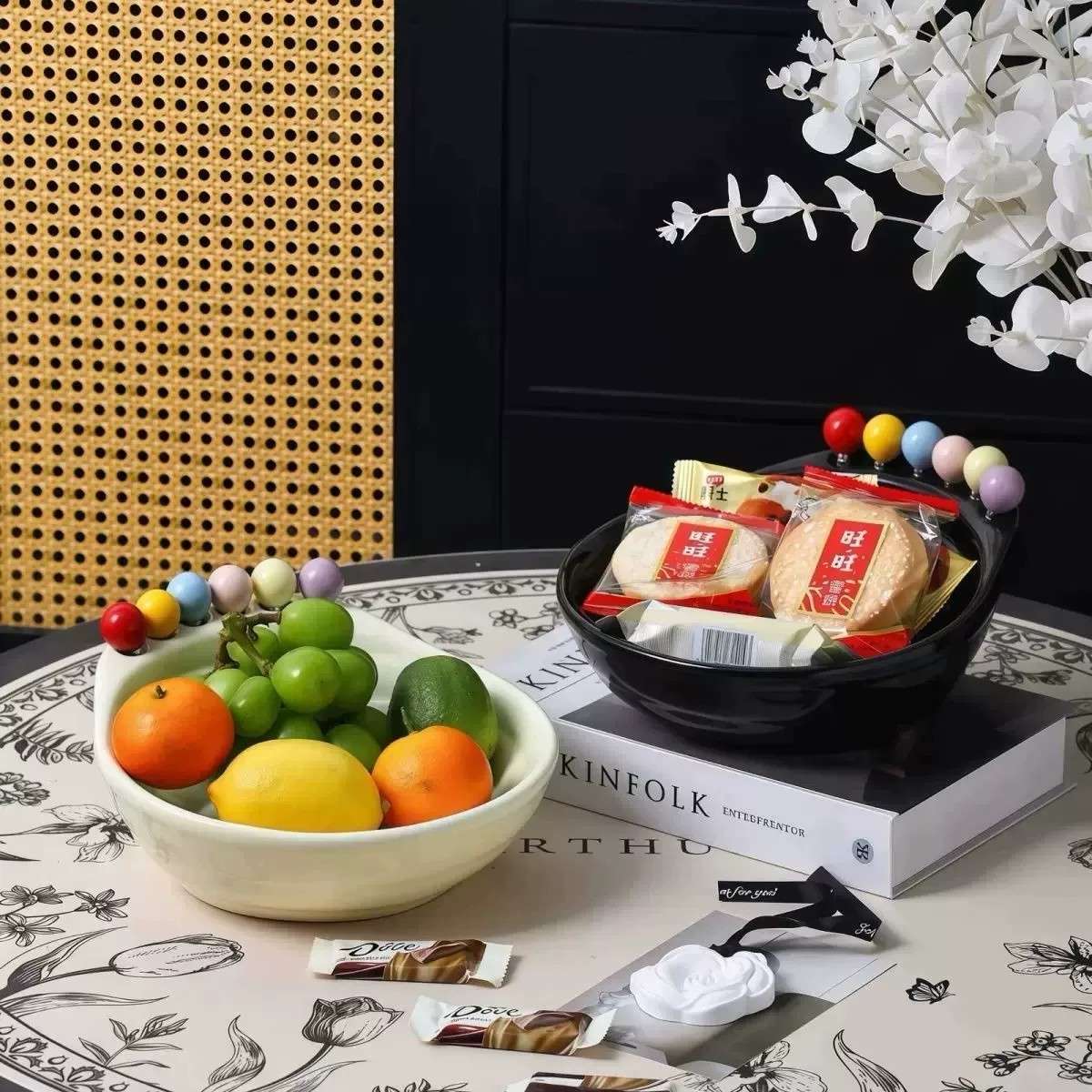 云朵造型果盘配彩色珠饰叉子家用图片