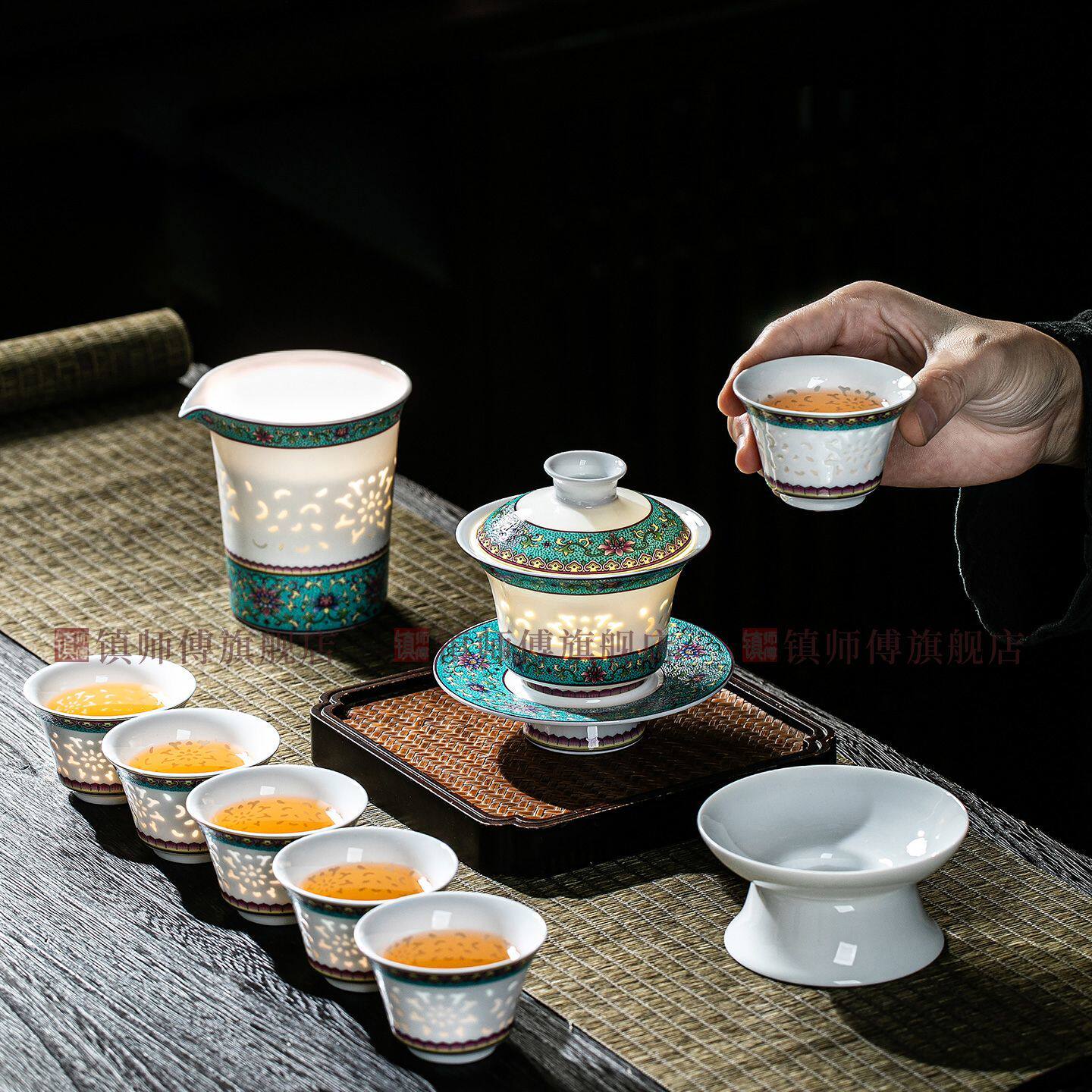 景德镇珐琅彩玲珑盖碗茶