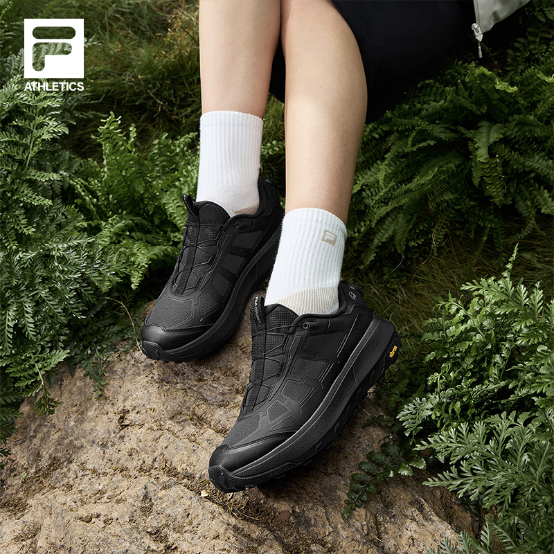 FILA斐乐女士户外跑步鞋