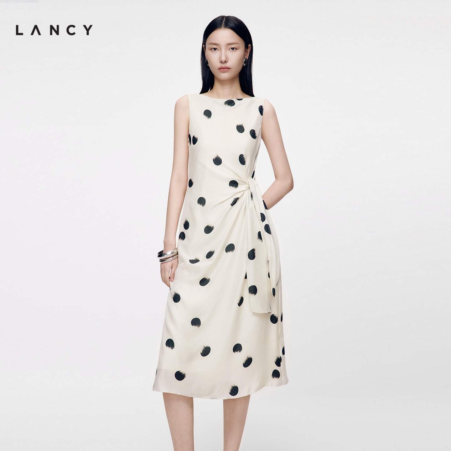 LANCY/朗姿2026年夏季新款桑蚕丝收腰复古波点无袖圆领长款连衣裙