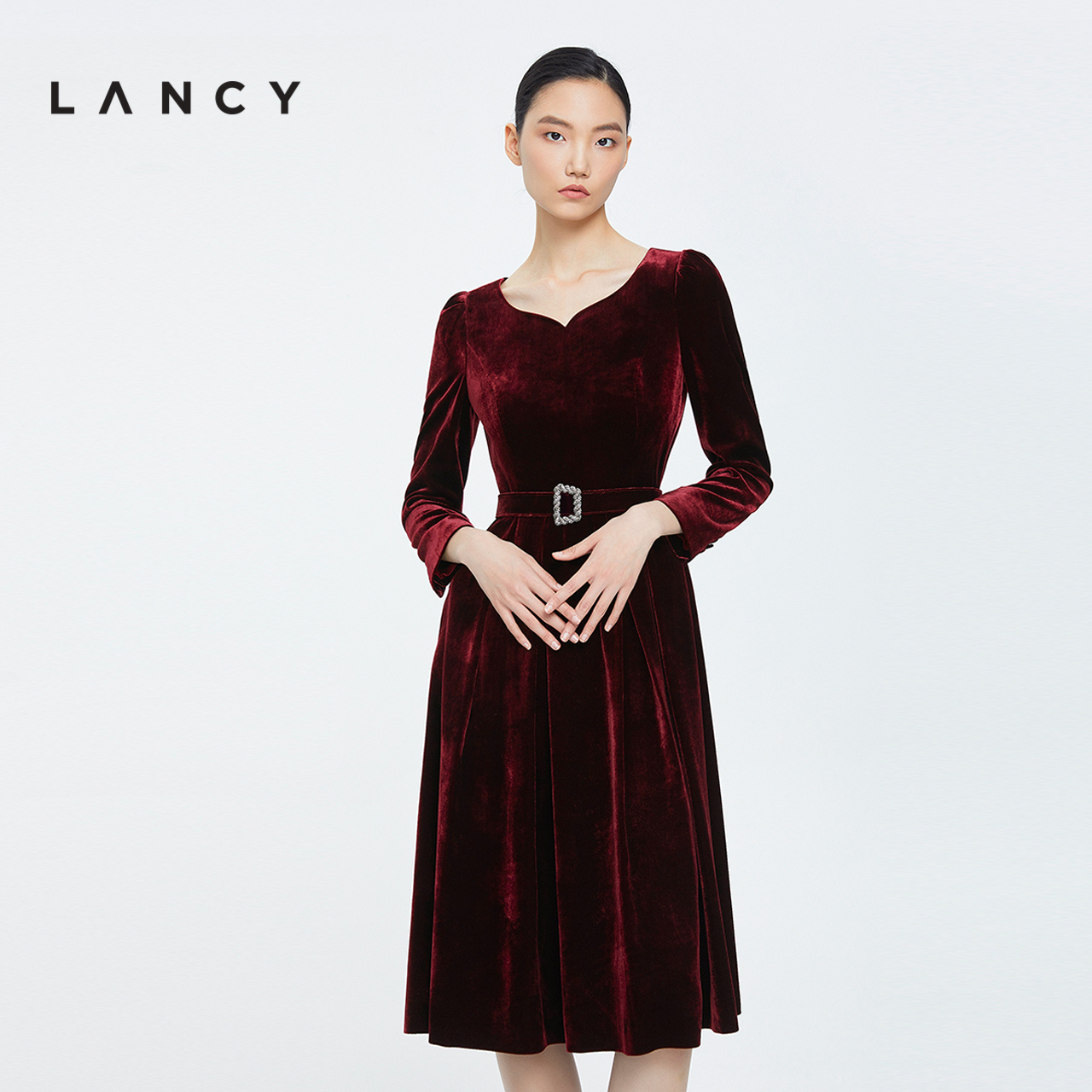 LANCY/朗姿秋冬新款丝绒连衣裙女收腰百褶高级感气质显瘦礼服裙子