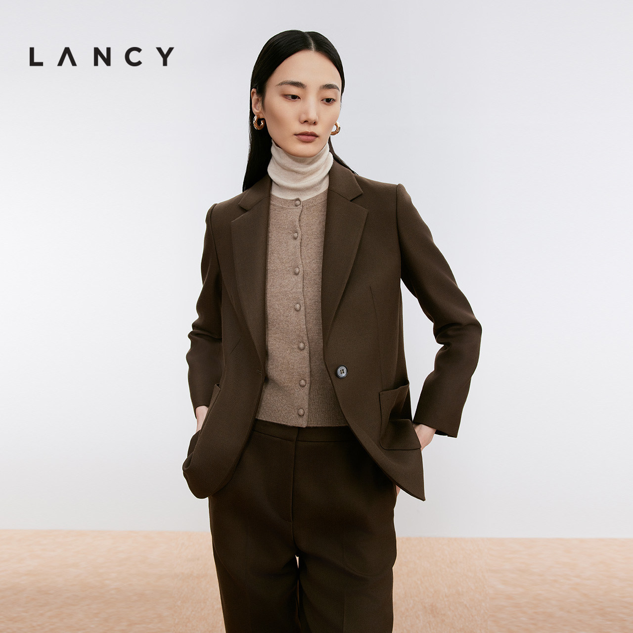 量感口袋 简约纽扣 立体肩型