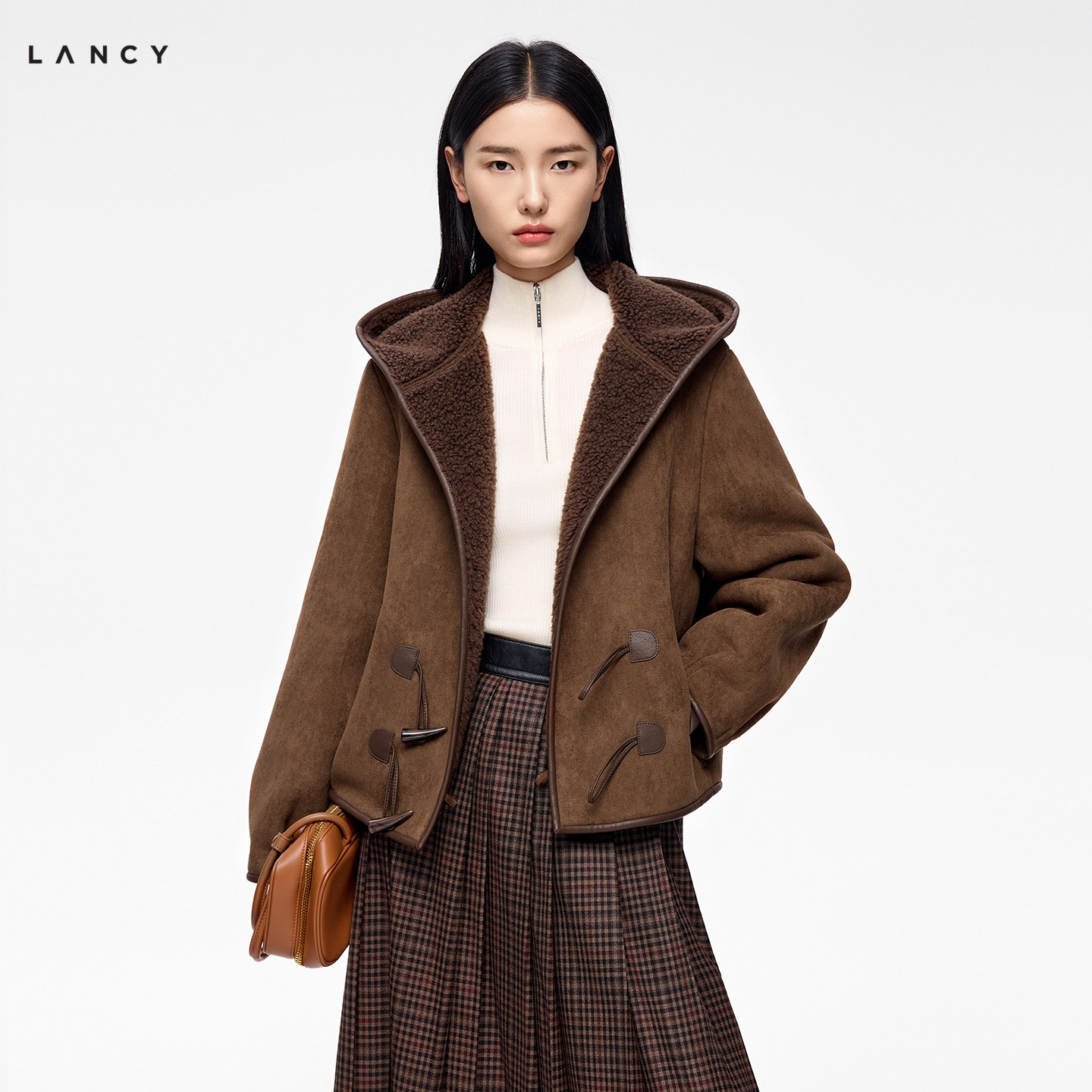 【羊毛】LANCY/朗姿2026冬季新款复古连帽牛角扣绒面仿麂皮短外套