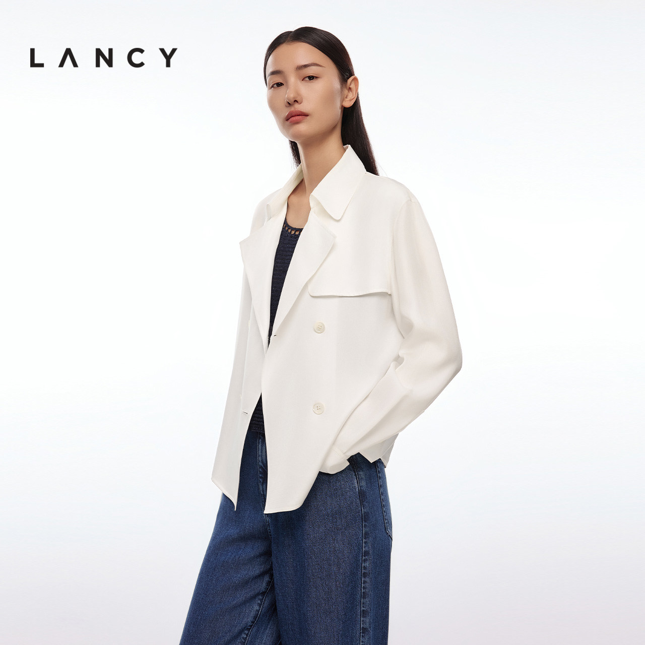 宽边翻领 定制纽扣 缝合工艺