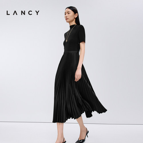 高腰设计 半高领型 规则压褶