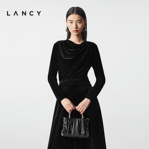 垂领设计 肩腰捏褶 修身廓形