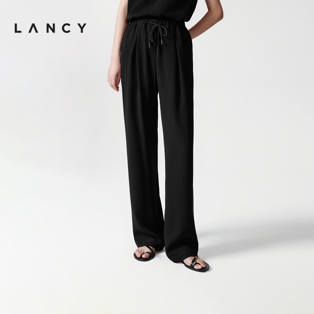 宽松阔腿 抽绳设计 舒适百搭