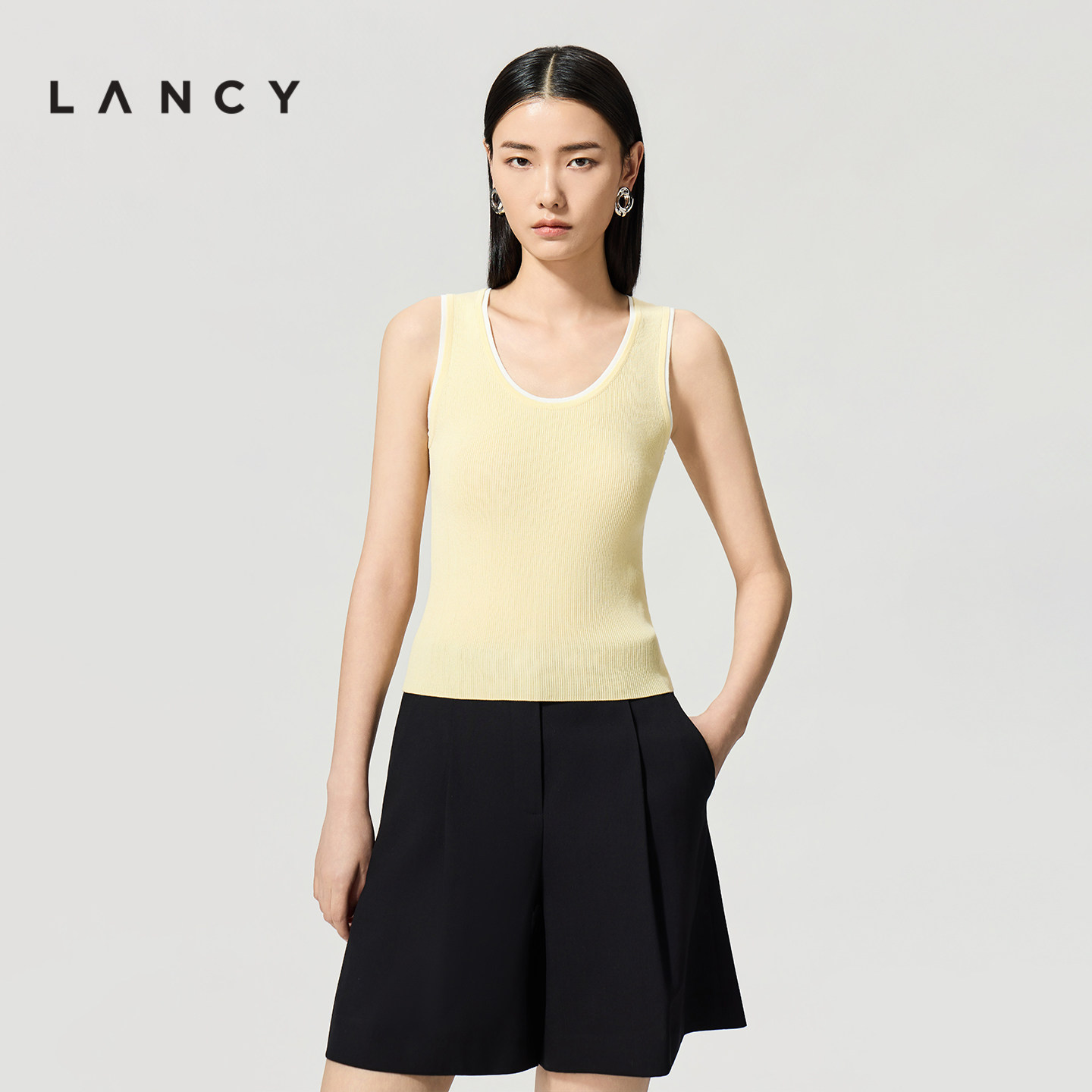 LANCY/朗姿2026夏季新款时尚撞边高级感紧身针织背心百搭打底吊带
