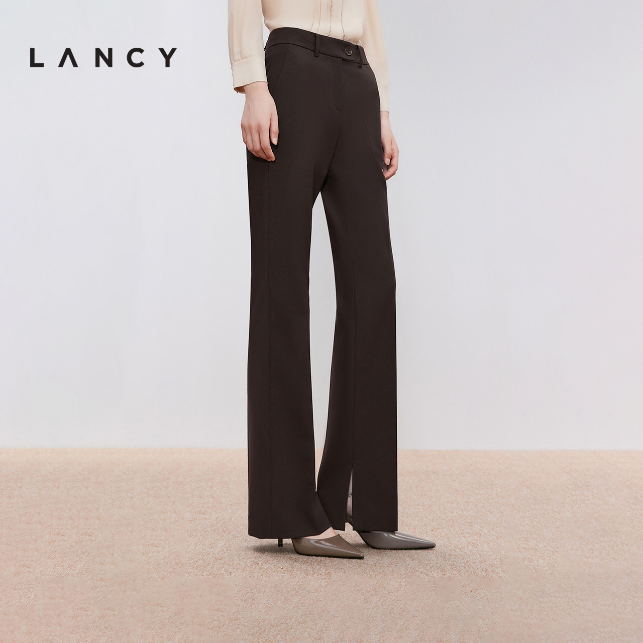 裤脚开叉 新意腰头 直筒裤型