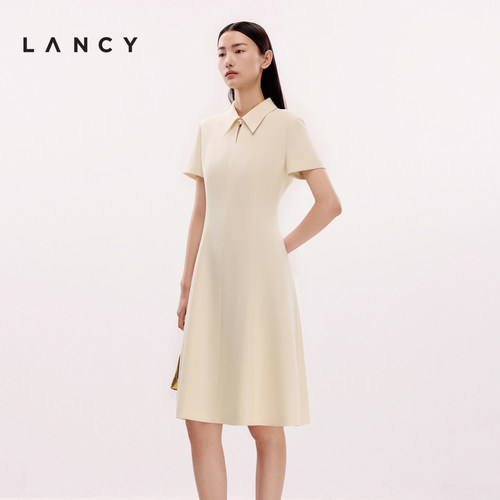 立体走线 独特领口 定制珠扣