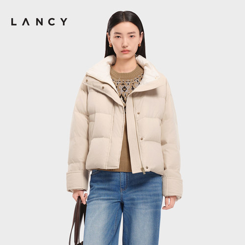 短款剪裁 宽松袖型 斜插口袋