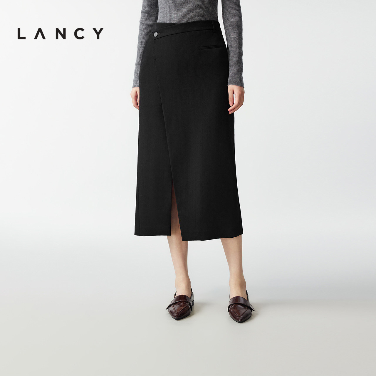 开叉设计 包臀修身 立体廓形