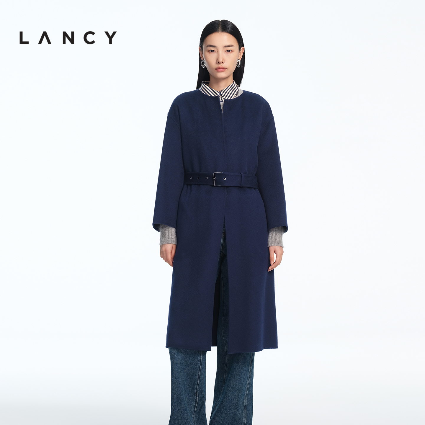 简约圆领 长款版型 腰带收腰