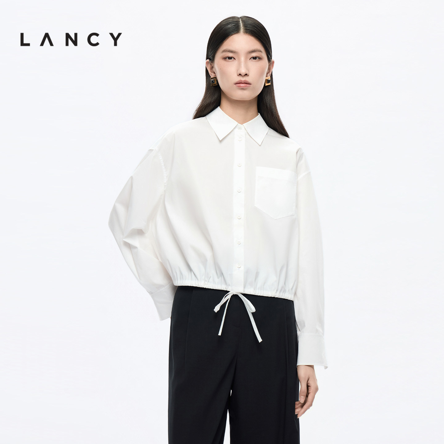 LANCY/朗姿2026秋季新款简约通勤翻领衬衫女设计感长袖短款上衣女图片