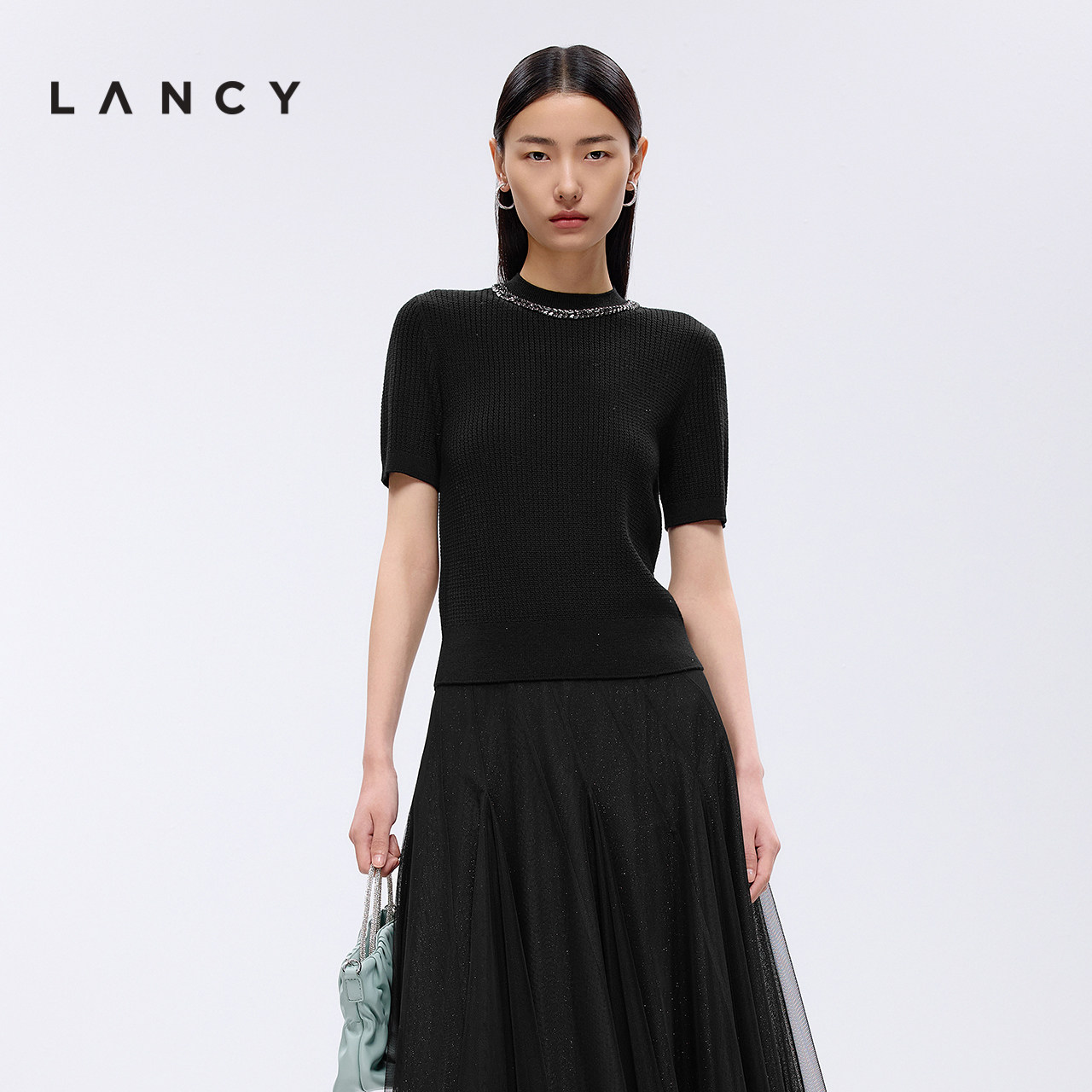 精致钻链 坑条肌理 下摆收束