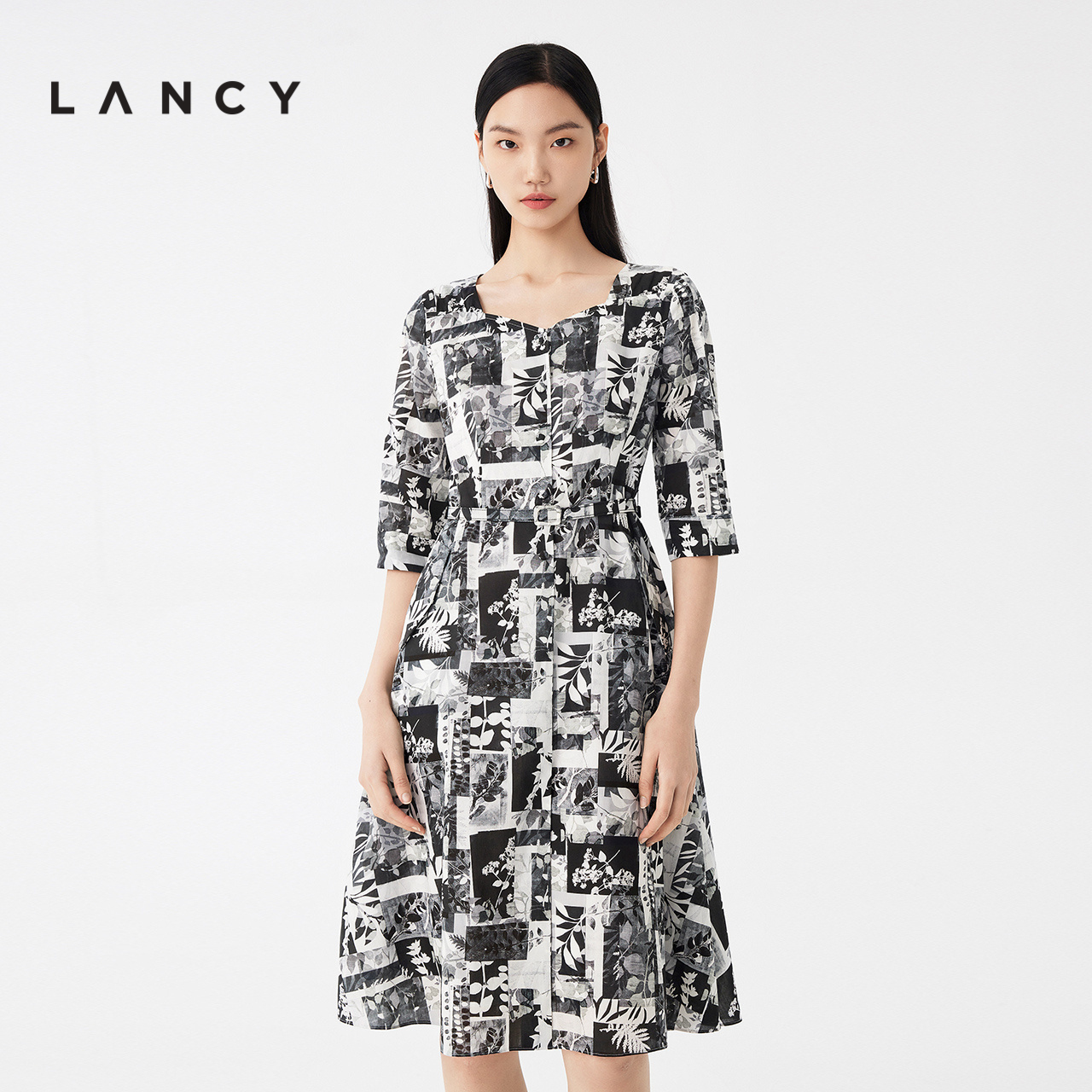 LANCY/朗姿女装2023夏季新款撞色印花收腰显瘦短袖圆领连衣裙子女