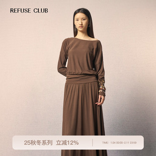 REFUSE CLUB 25秋冬新款咖色斜肩长款休闲连衣裙