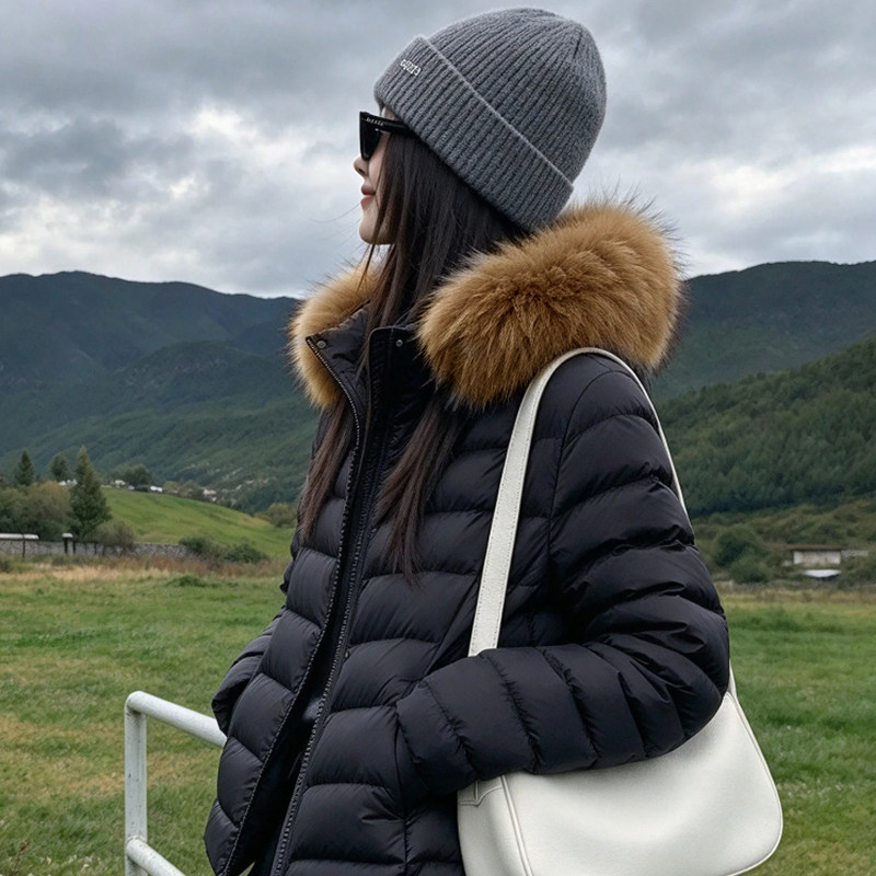 排骨羽绒服女2026新款今年流行爆款90白鸭绒小蛮腰大毛领保暖外套