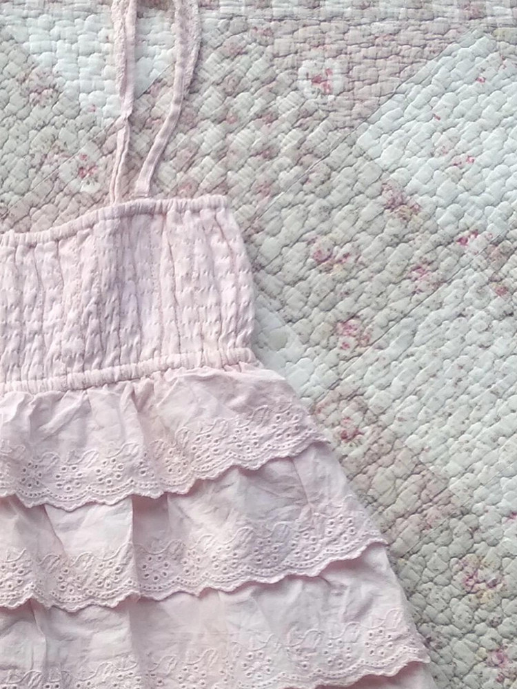 Get the "Goddess Vibe": Wavy Slim-Fit Spaghetti Strap Camisole - Product image 3