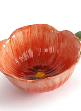 ByON 的罂粟红色花杯碗 咖啡杯 具有装饰性的花形设计