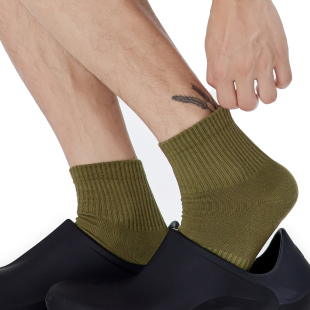 男士 绿色短筒运动袜无骨不硌脚冬 袜子中筒袜吸汗防臭纯色秋季